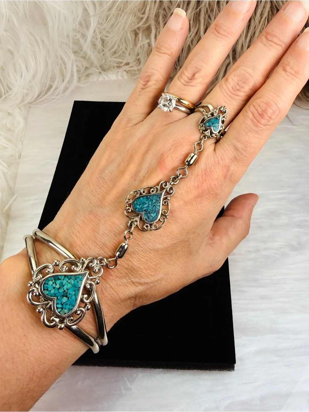 Ornate Silvertone Blue Heart Cuff Bracelet & Size 8.5 Ring Matching Jewelry Set
